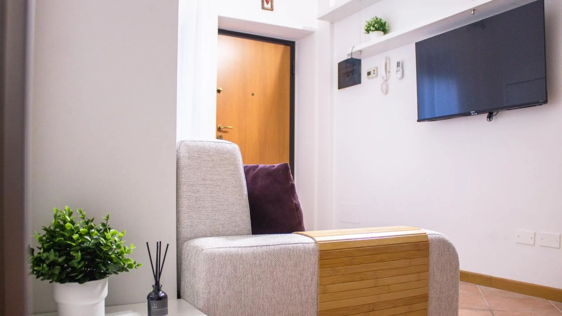Urban Living - Navigli Bocconi Apartment Milan 0*,  Italy